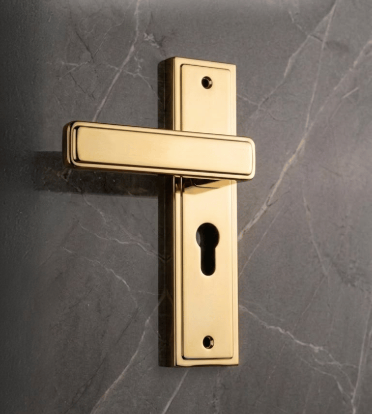 Heavy duty handle lock